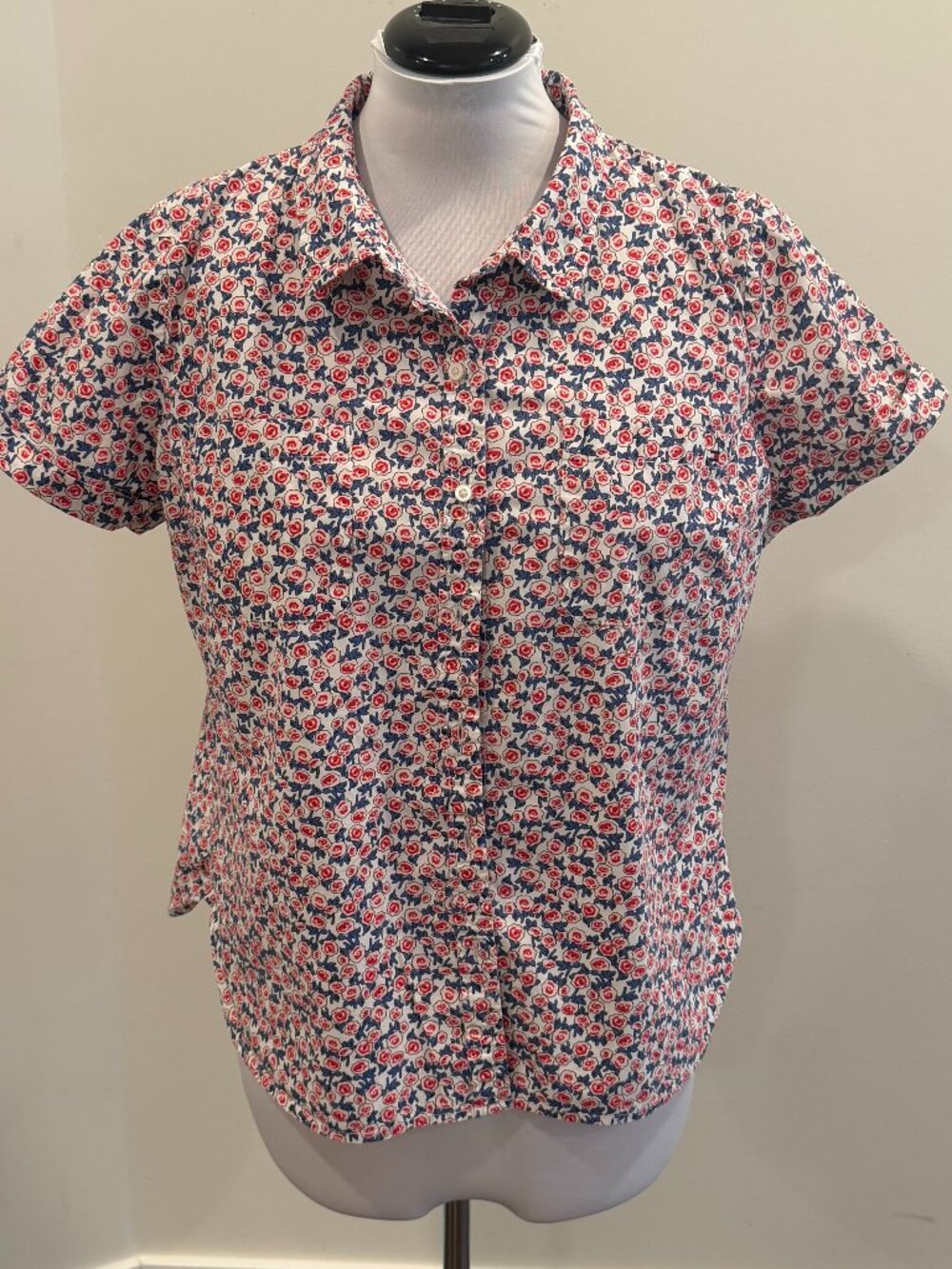 Tommy Hilfiger cotton short-sleeved blouse in a floral print